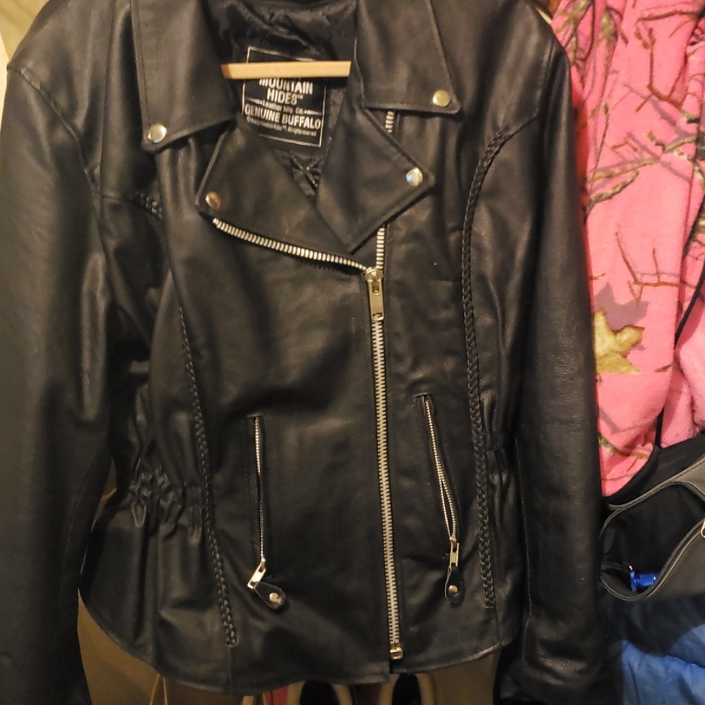 Leather jacket - Picture 3 of 3
